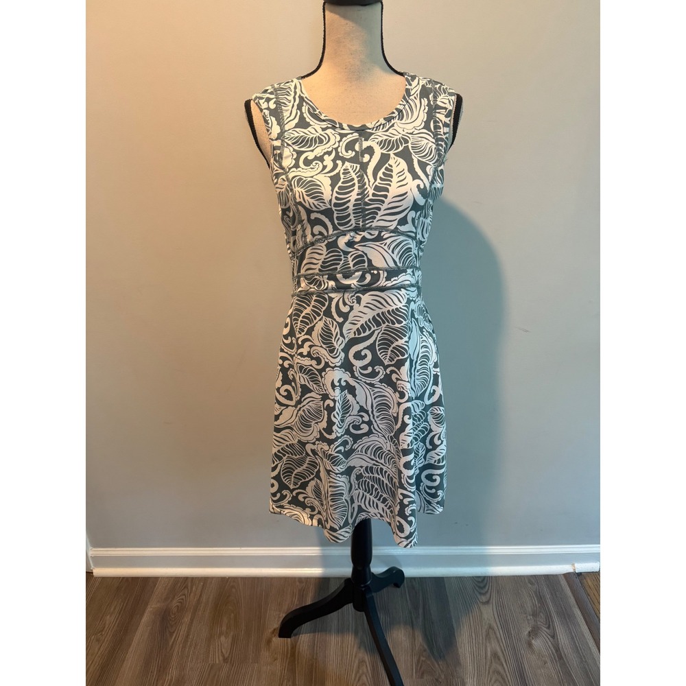 Title Nine Sleeveless Active Dress Tropical Leaf Print Women's size Small